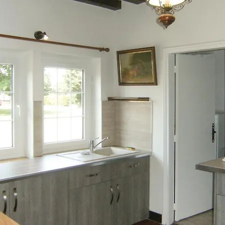 Beautiful In W/ 3 Bedrooms